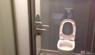 Туалеты с прозрачной дверью