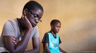 Дети Уганды страдают от редкого заболевания