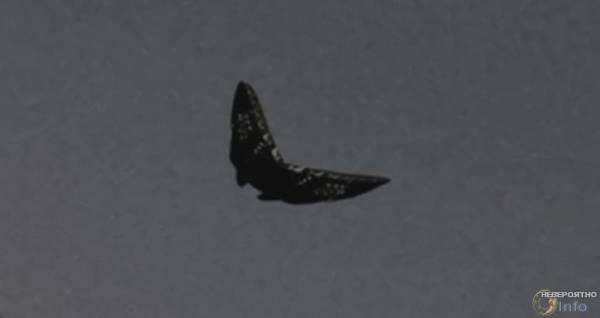 В небе замечен НЛО в форме бабочки (видео)