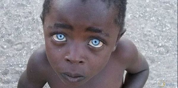 Первые британцы был темнокожими с голубыми глазами