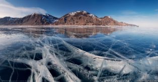 Странные звуки трескающегося льда на Байкале
