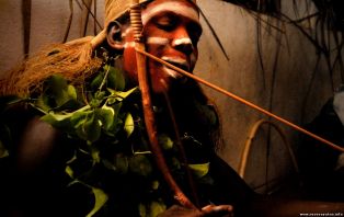 Владычицы ночи: секретный ритуал Бвити в Габоне