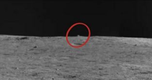 На обратной стороне Луны обнаружен «монолит» в виде куба