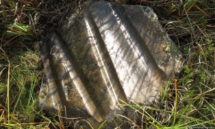 Желоба на камнях шведского острова Готланд